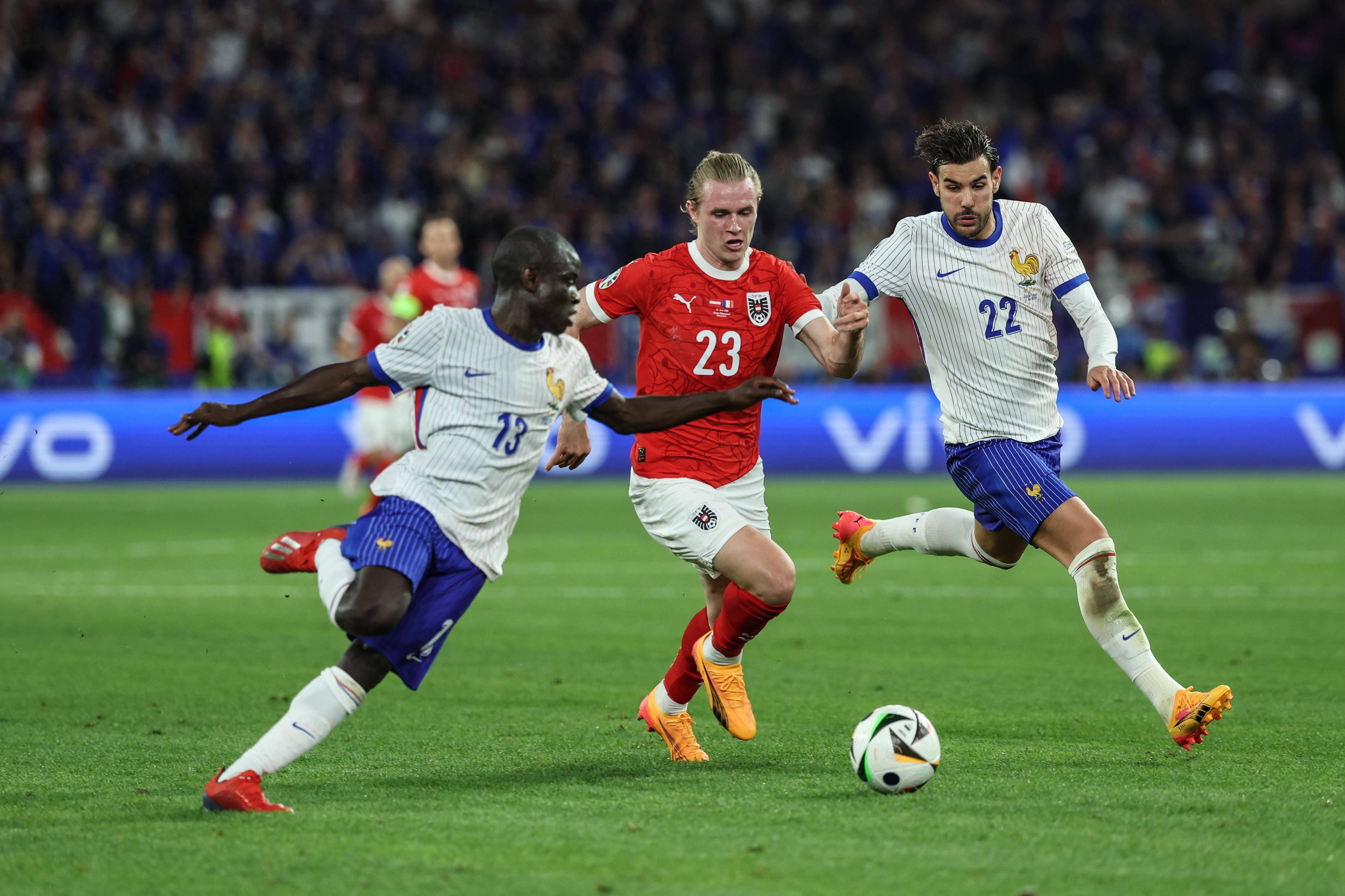 奥地利队在欧洲杯预选赛中苦战取胜，集齐积分