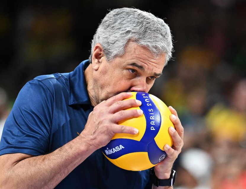 巴西排球队战胜对手,杀入决赛 巴西排球队战胜对手,杀入决赛