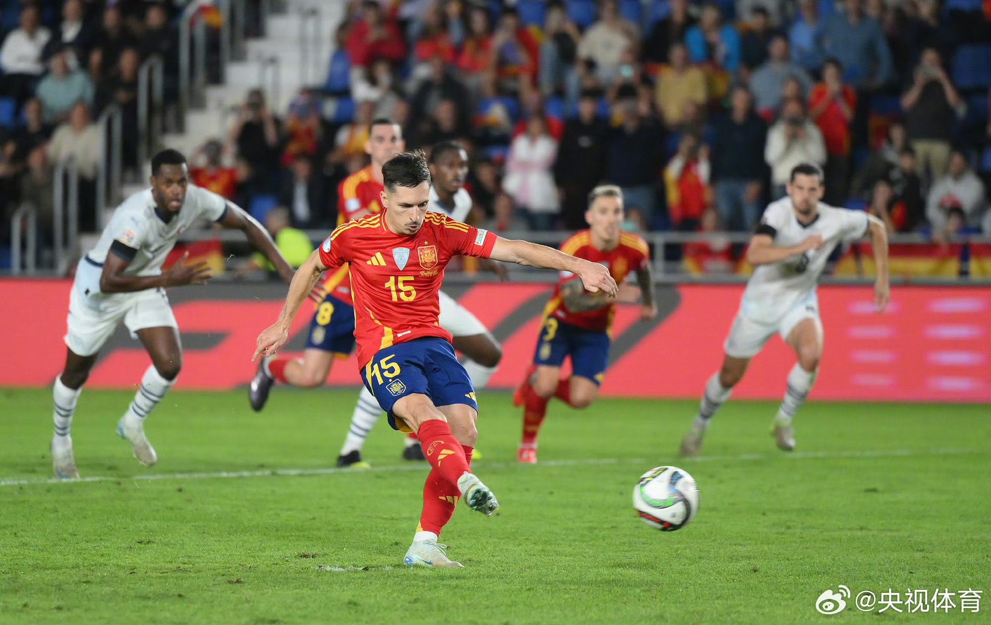 世俱杯冠军-瑞典战胜摩尔多瓦，晋级欧锦赛强