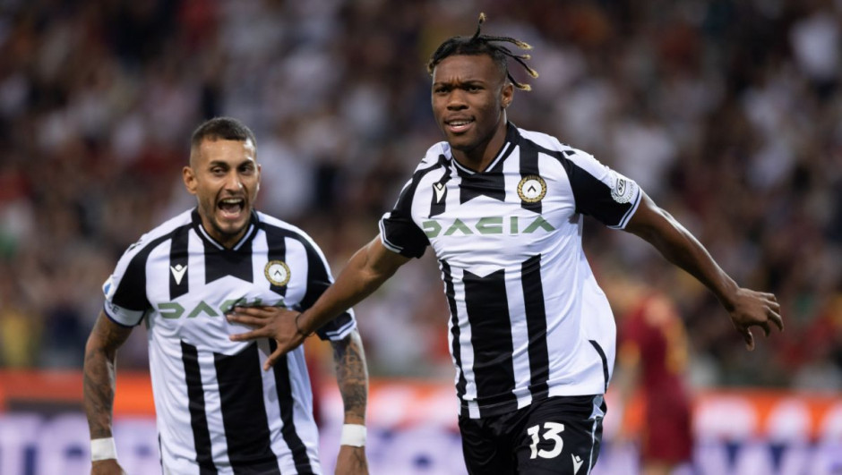 世俱杯分组-乌迪内斯主场击败马赛，创造背靠背胜利