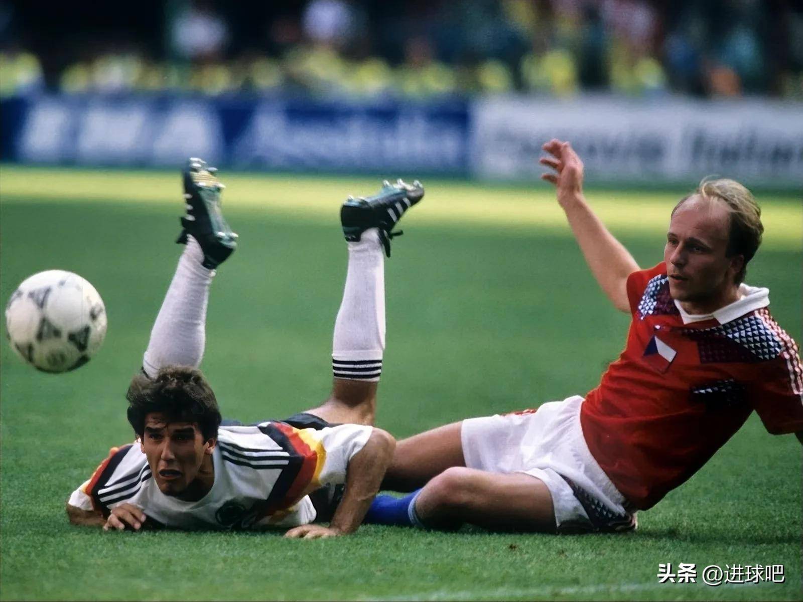 世俱杯冠军-捷克队加时赢球，晋级半决赛