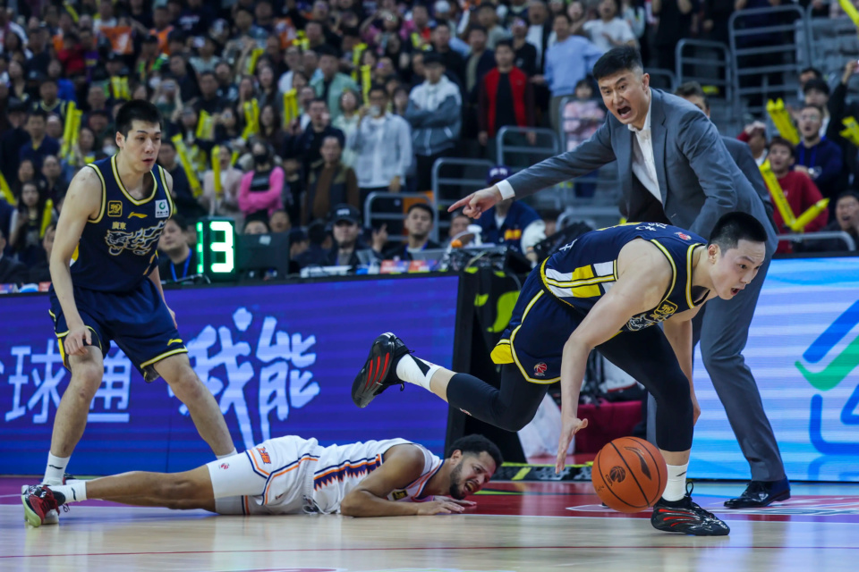 世俱杯时间-球队换帅对比赛产生影响,球员适应新战术