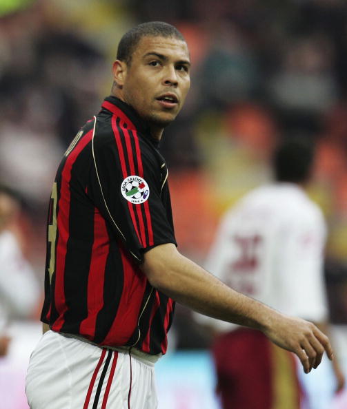 利沃诺积极备战保级战,力争留在意甲赛场 利沃诺积极备战保级战,力争留在意甲赛场