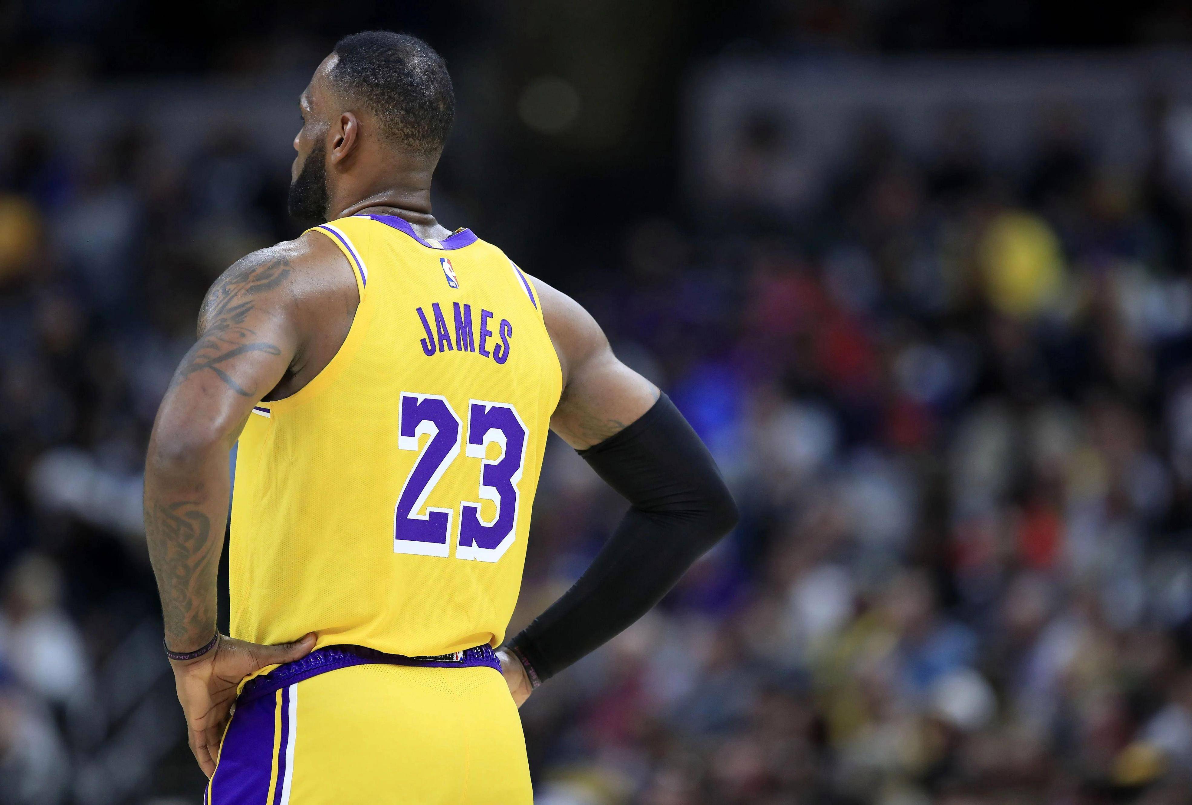 世俱杯决赛-爵士队客场轻取勇士队,豪取两连胜