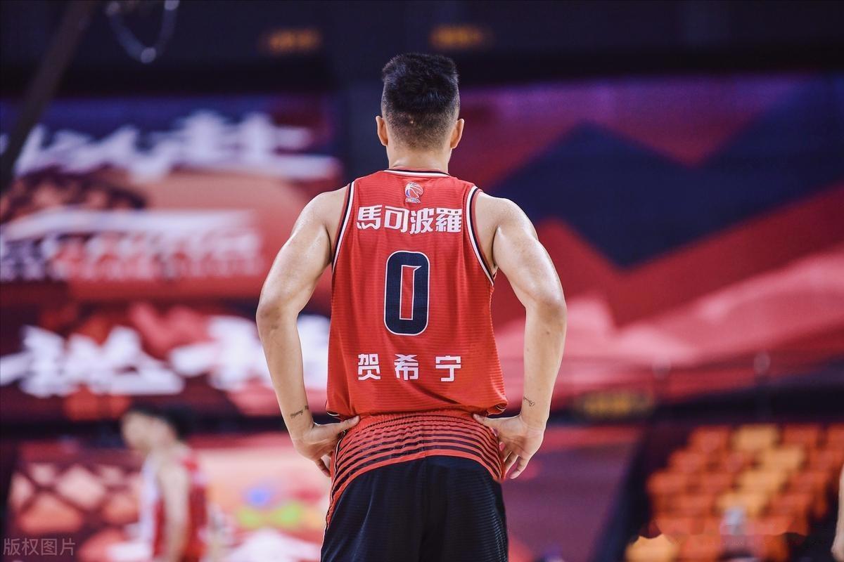 深圳男篮战胜强敌,展现实力 深圳男篮战胜强敌,展现实力