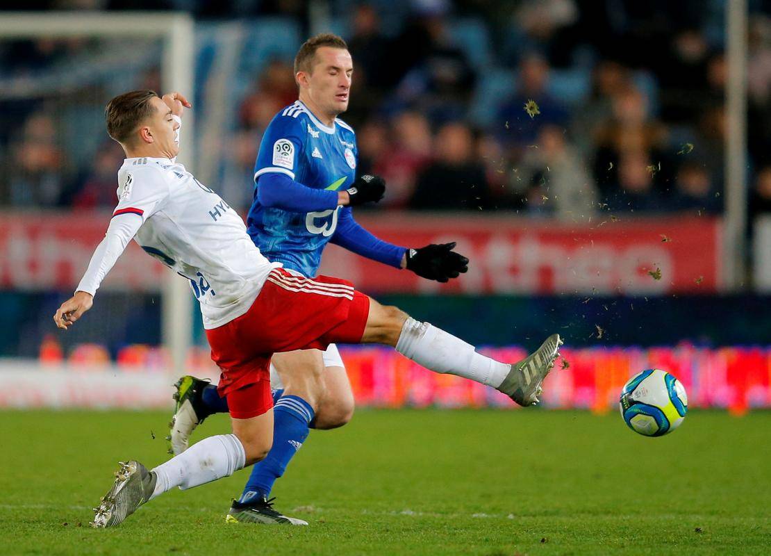 世俱杯分组-昂热再遭失利,球队陷入低谷