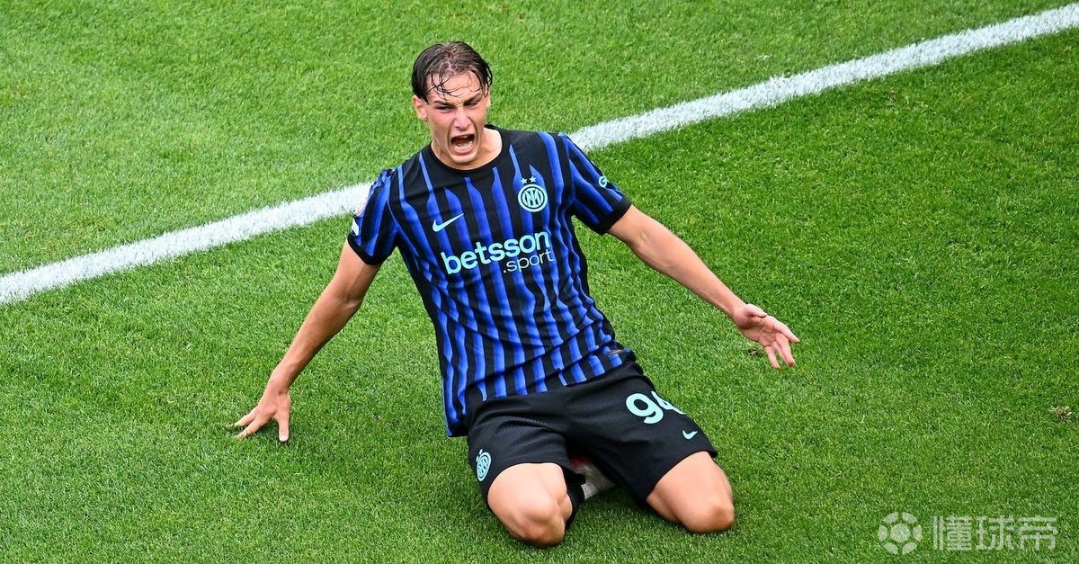 那不勒斯球迷热情高涨,期待球队夺冠 那不勒斯球迷热情高涨,期待球队夺冠