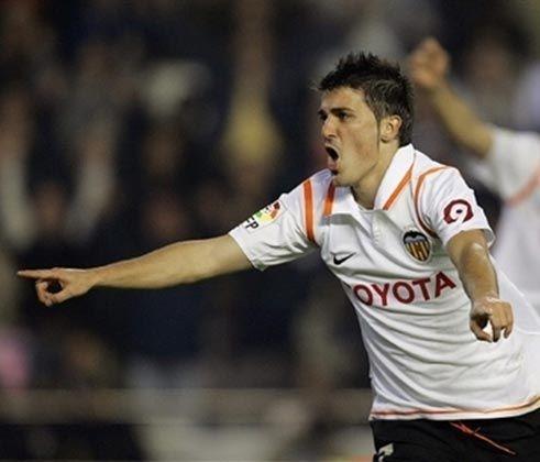 世俱杯参赛资格-包含比利亚雷奥在主场进取胜,稳固在中游位置的词条