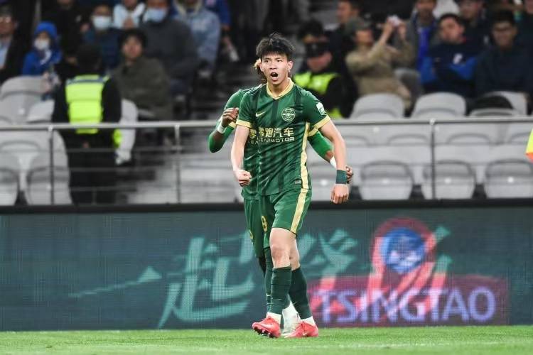 世俱杯参赛资格-本土球员崭露头角,带领球队取胜