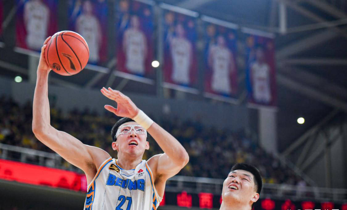 本土球员崭露头角,带领球队取胜 本土球员崭露头角,带领球队取胜