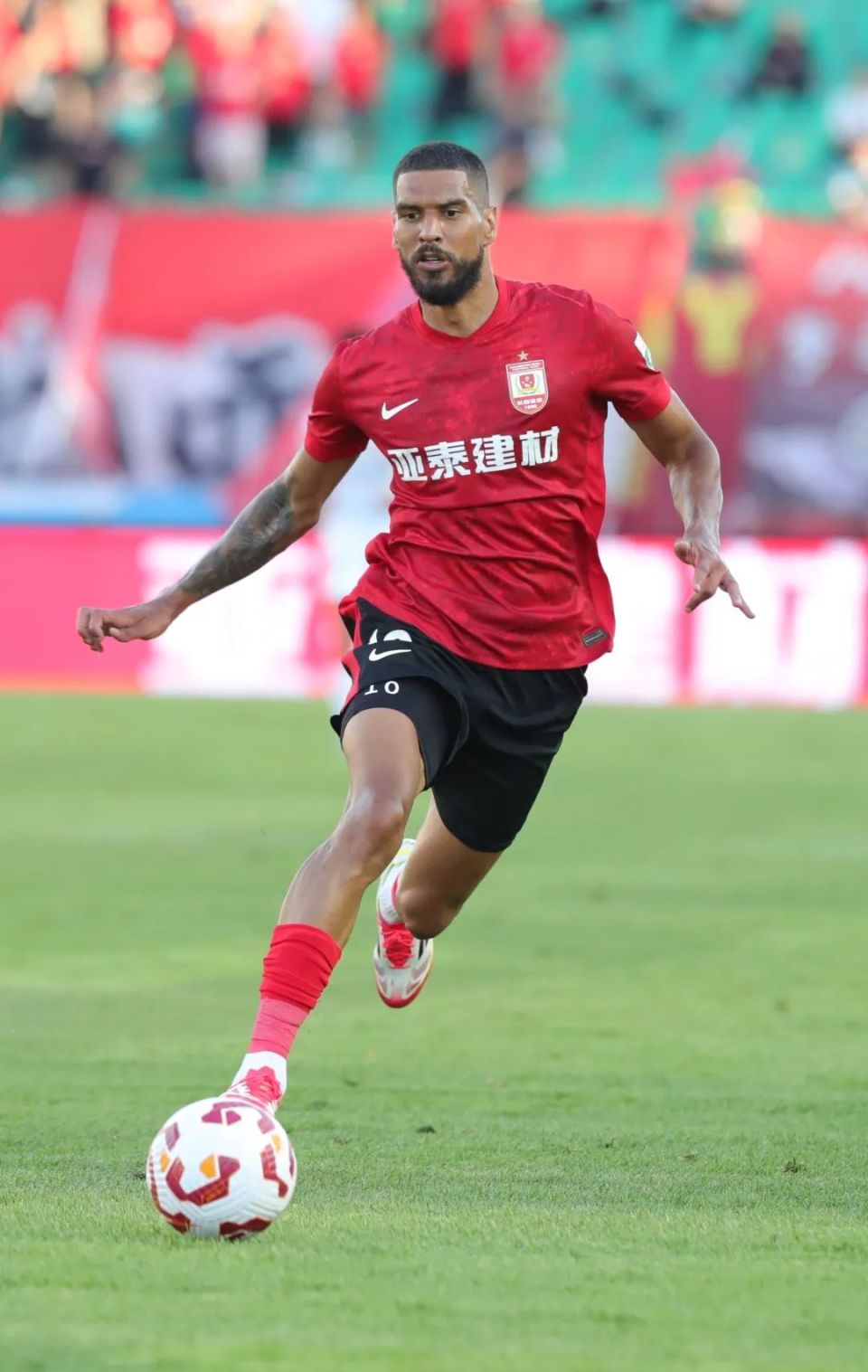 亚泰俱乐部反弹成功，重返竞争力的简单介绍