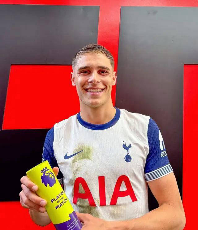 世俱杯分组-热刺前锋连续破门,成为球队进攻利器