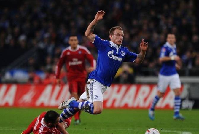 世俱杯直播-沙尔克04冲击欧战资格,主场取胜提振士气