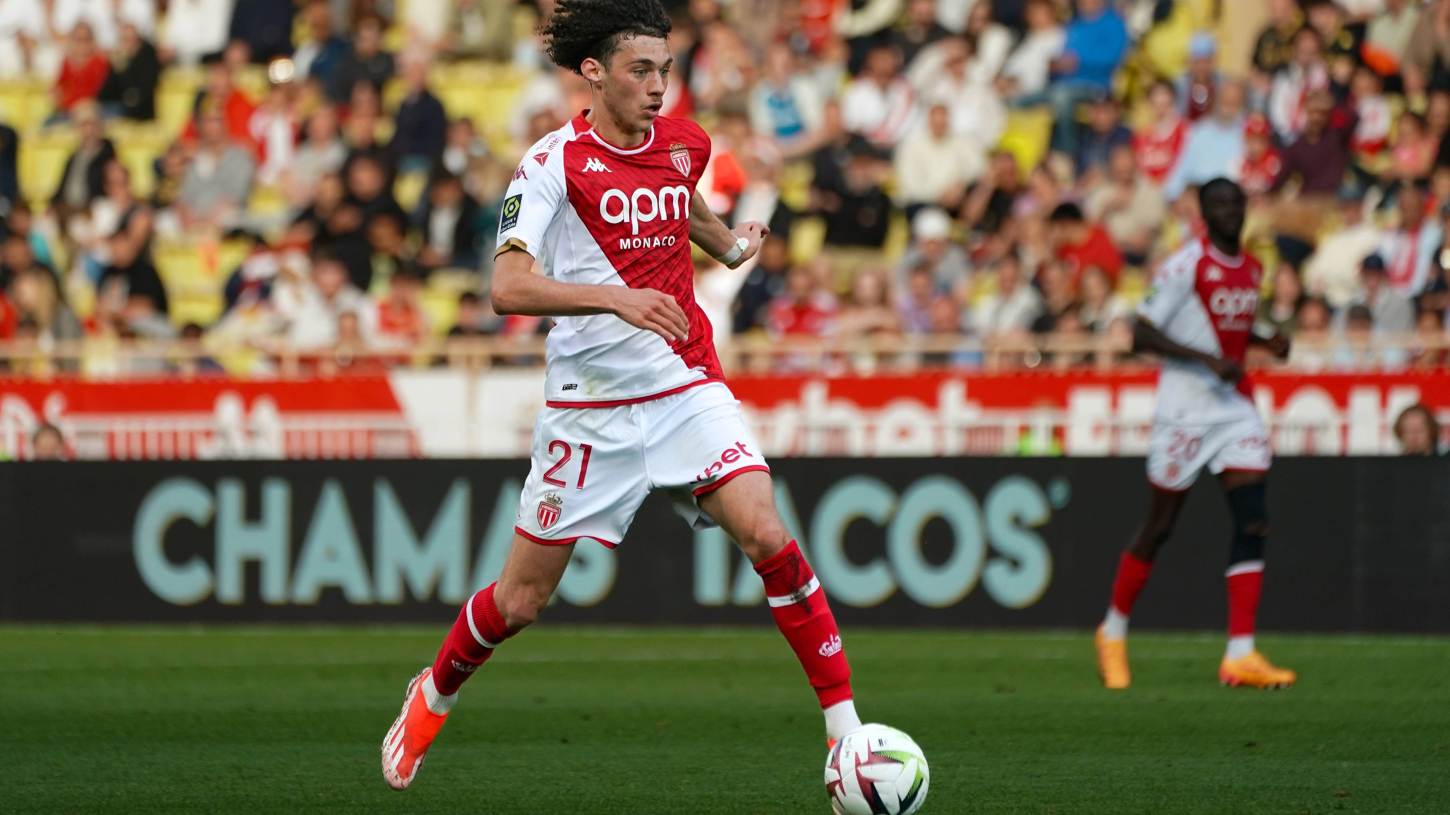 巴黎圣日耳曼稳住领先,全力争夺法甲冠军的简单介绍 巴黎圣日耳曼稳住领先,全力争夺法甲冠军的简单介绍