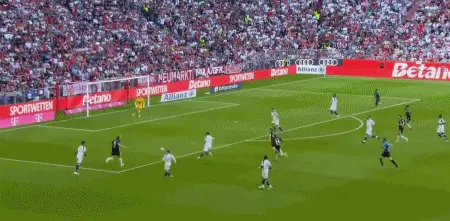 包含热刺客场惨遭绝杀，凯恩遗憾错失进球良机的词条