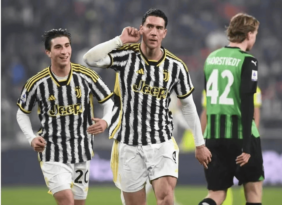 热那亚队员备战下一场比赛,充满信心 热那亚队员备战下一场比赛,充满信心