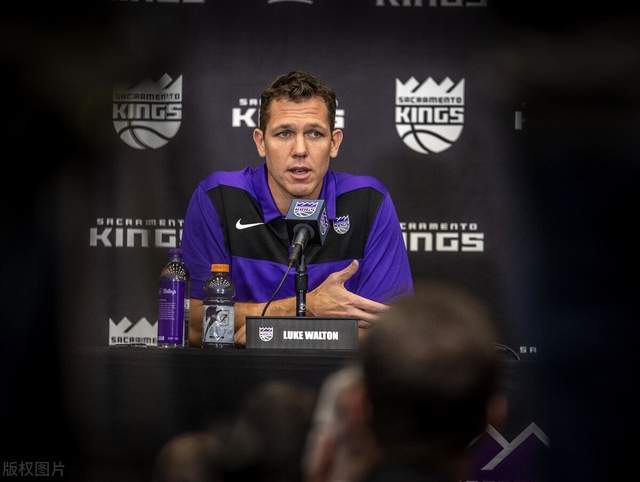 湖人队主帅沃顿因成绩不佳遭解雇 湖人队主帅沃顿因成绩不佳遭解雇