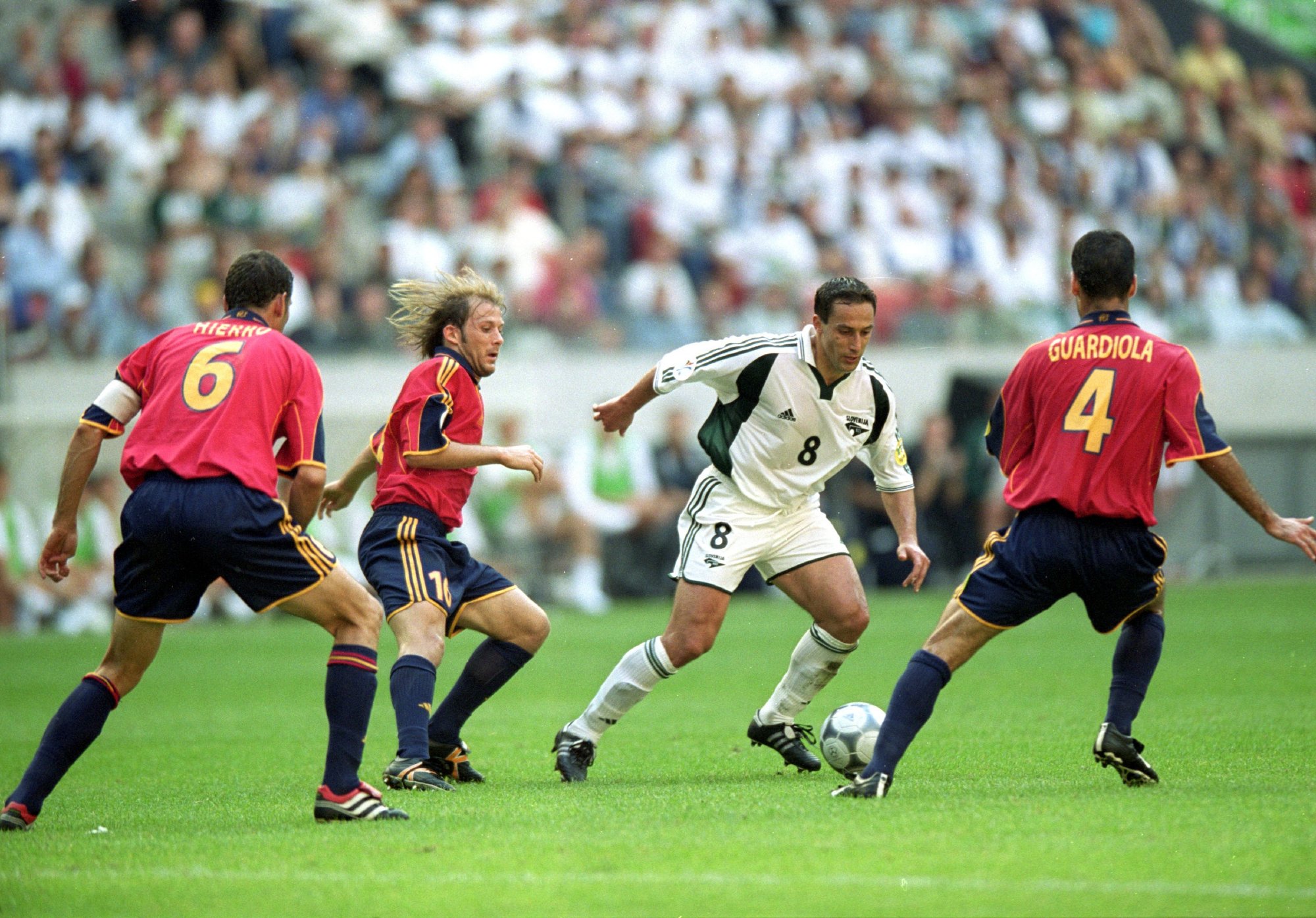 世俱杯决赛-贝西奥斯主场力克马拉加，取得背水一战胜利