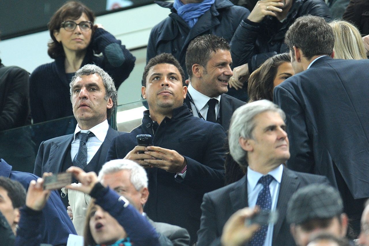 包含AC米兰迎战尤文图斯，诚意十足的词条