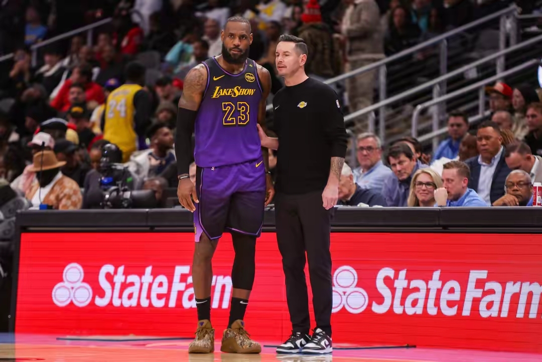 火箭不敌湖人,詹姆斯砍下三双 火箭不敌湖人,詹姆斯砍下三双