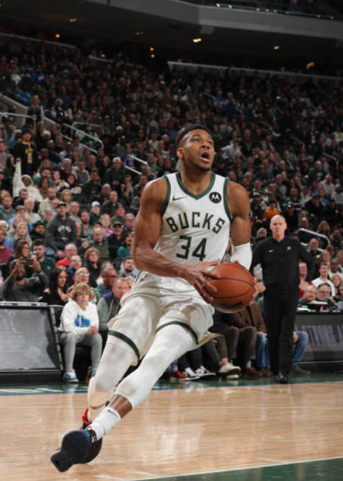 雄鹿力克步行者,字母哥砍下40分 雄鹿力克步行者,字母哥砍下40分