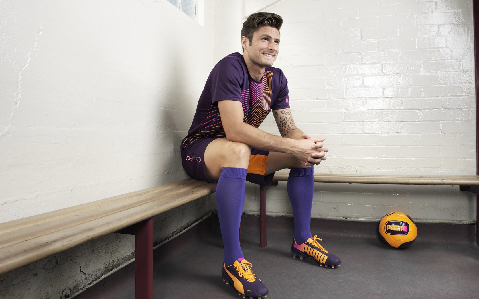 跨联盟的世纪碰撞，费城76人强势压制广东华南虎