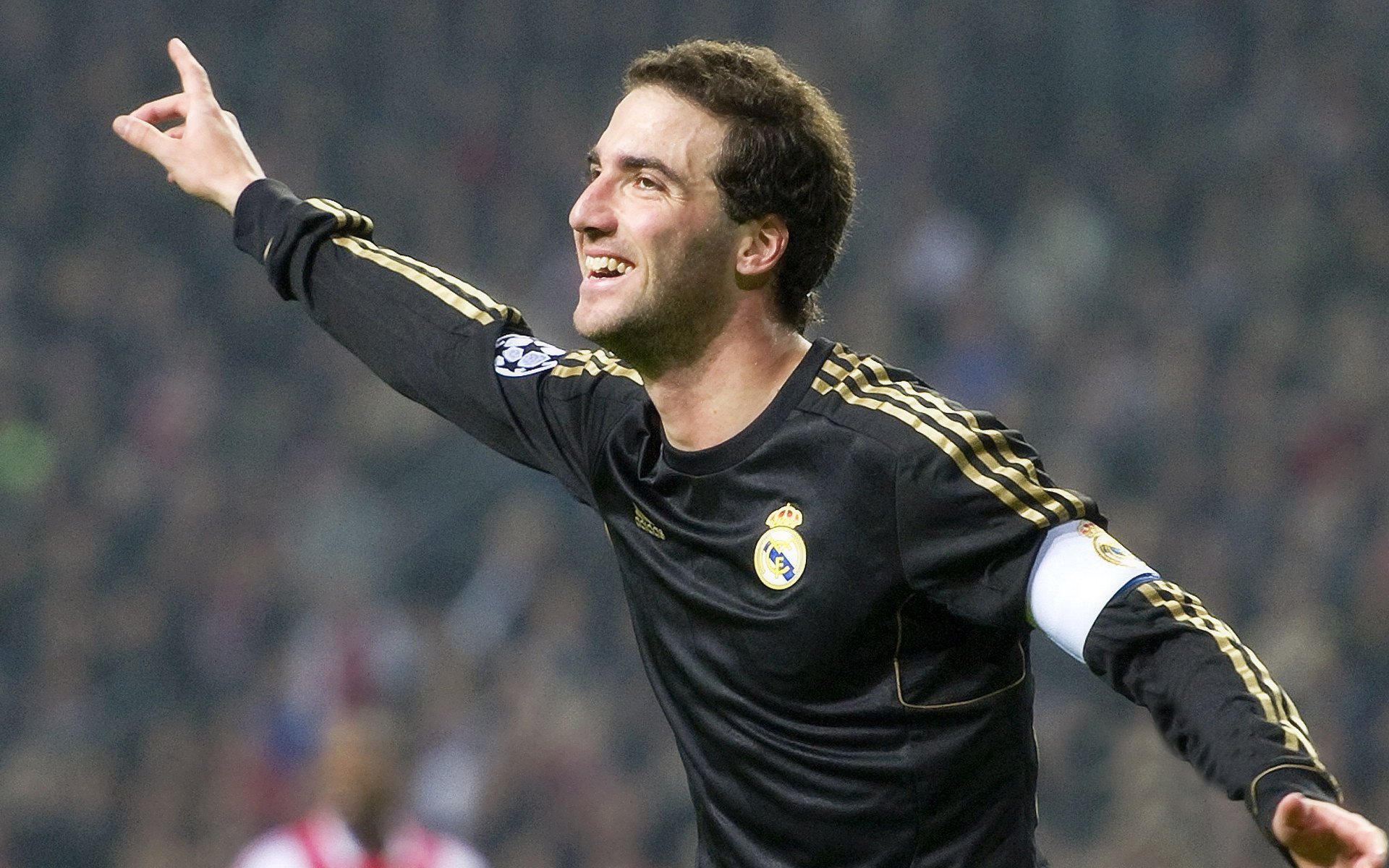 比利时险胜巴黎，楚阿梅尼刷新纪录却难救主