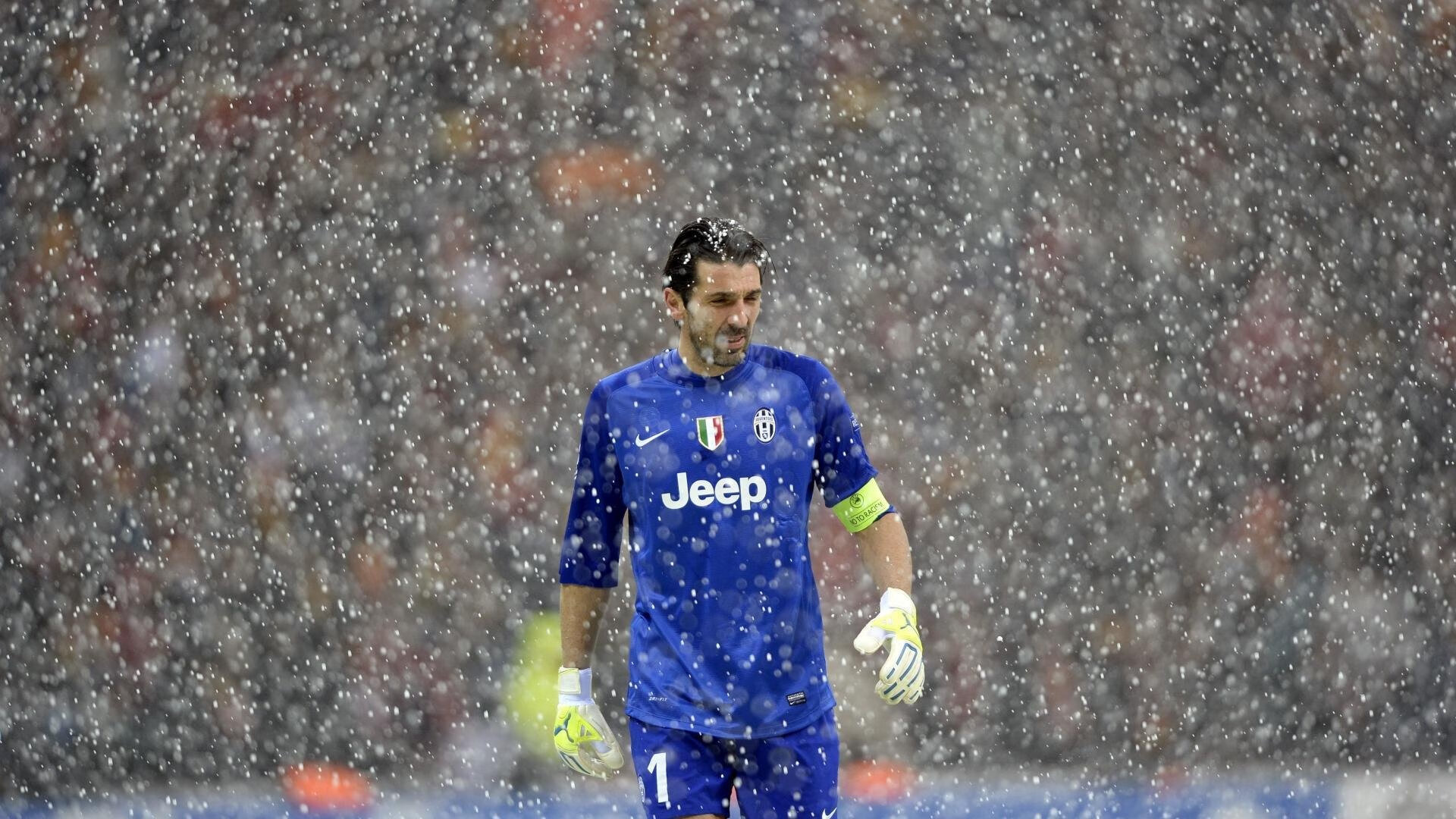 银球擦网，当王皓的精神在绿茵场点燃